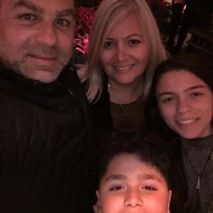 Meet your Posher, Roni